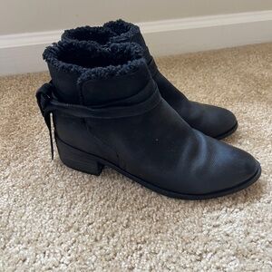 ALDO  Black Genuine Leather Faux Fur fleece Lined Ankle Boots Women’s Size 7.5